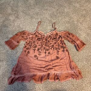 Gimmicks by BKE Mauve Floral Blouse